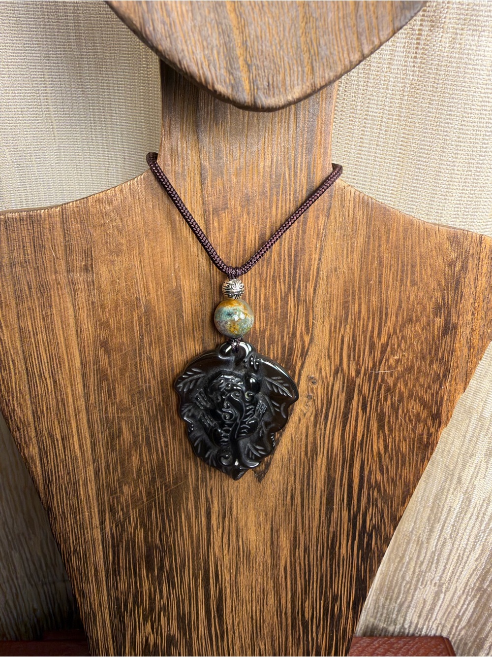 Ice Obsidian Pixiu on Leaf Carving Pendant Necklace on Adjustable Rope - Picture 3 of 8